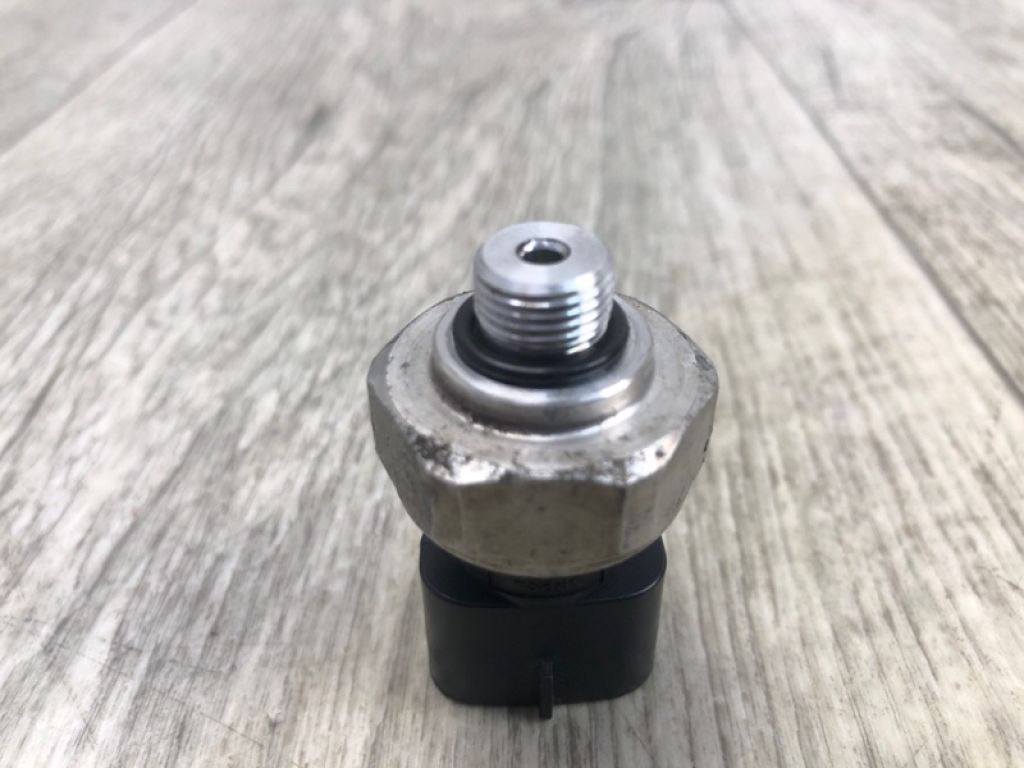 88719-33020 | Датчик тиску кондиціонера TOYOTA RAV4 05-12 - Фото 4