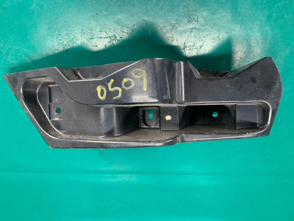 DS7Z17D942A | Кронштейн заднього бампера прав. FORD FUSION 14-