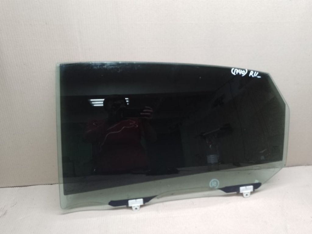 82301-5UD0A | Скло дверей задн. лів. NISSAN SENTRA B17 12-21