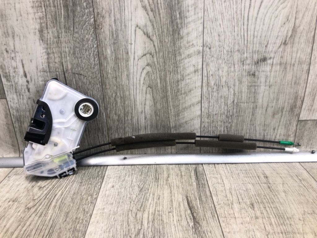 6904002440 | Замок двері передн. лів. TOYOTA CAMRY 70 17-