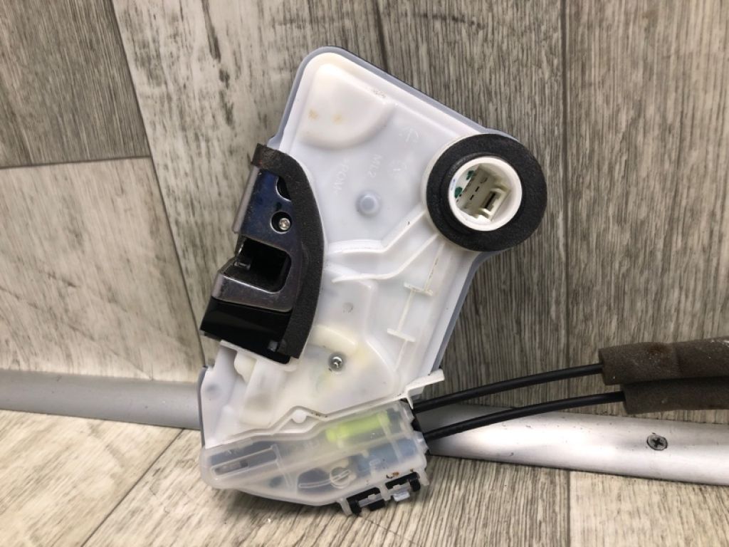 6904002440 | Замок двері передн. лів. TOYOTA CAMRY 70 17- - Фото 2