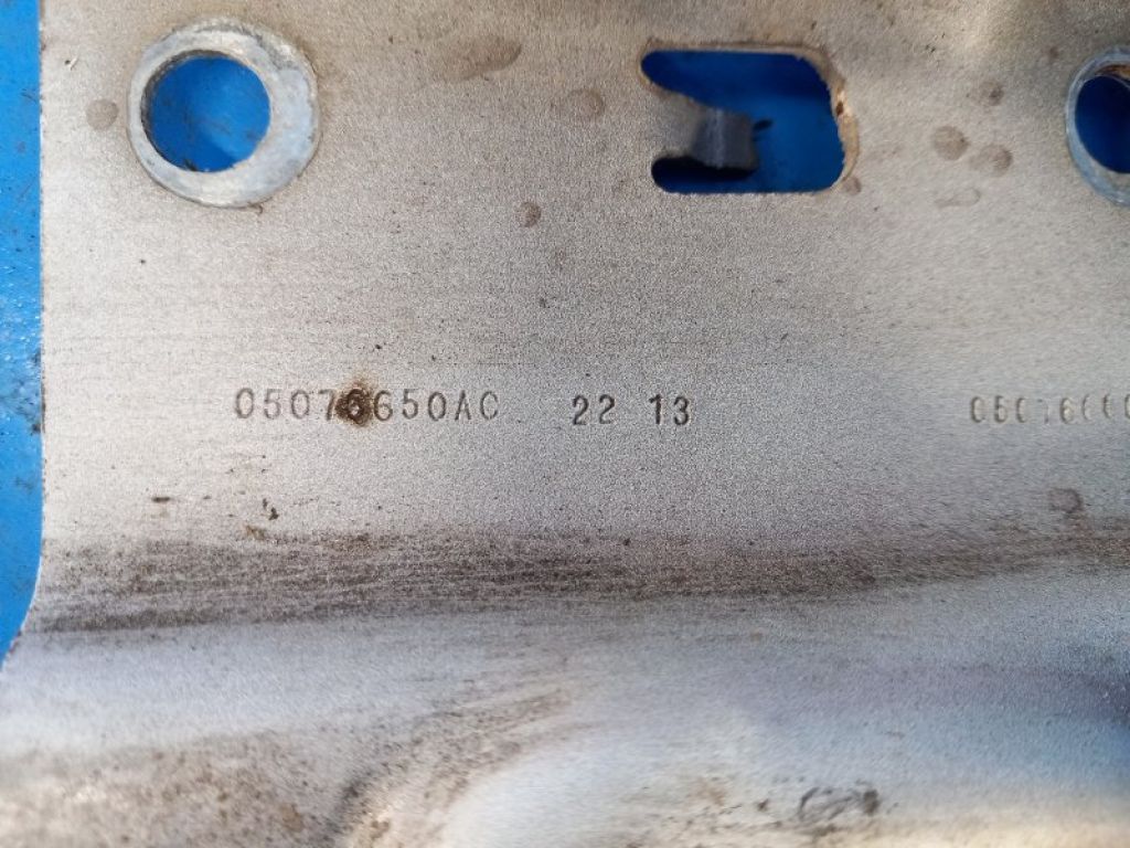 5155605AC | Полка аккумулятора CHRYSLER 200 10-14 - Фото 2