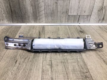 Подушка безопасности в колени прав. TOYOTA CAMRY 70 17-