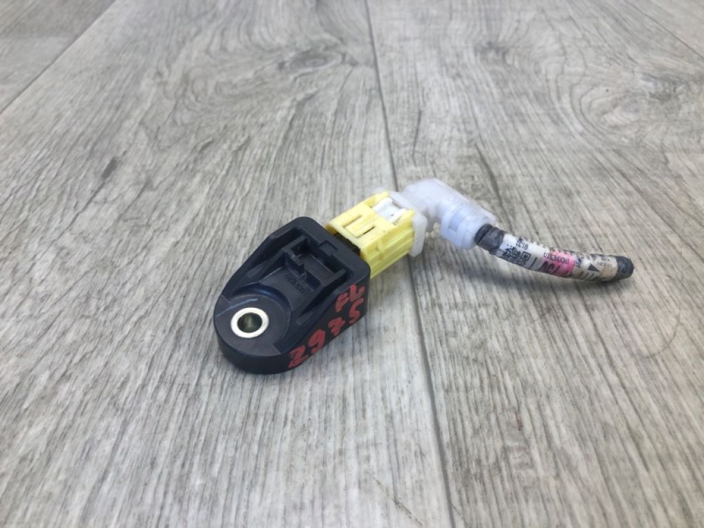 89173-75010 | Датчик удара передн. лев. TOYOTA PRIUS - 30 09-17