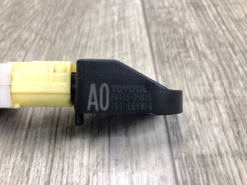 89173-75010 | Датчик удара передн. лев. TOYOTA PRIUS - 30 09-17 - Фото 5