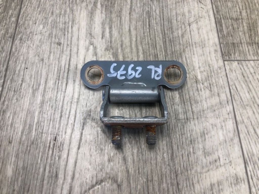 6881047010 | Петля крышки багажника TOYOTA PRIUS - 30 09-17