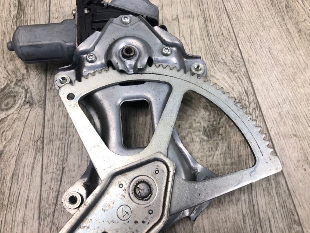 6980152070 | Стеклоподъемник задн. прав. TOYOTA PRIUS - 30 09-17 - Фото 3