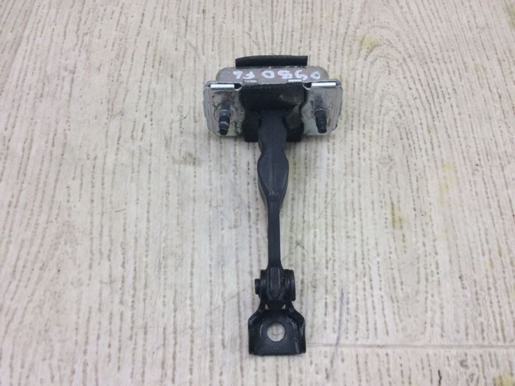 23236403 | Обмежувач дверей передн. CADILLAC ATS 12-19