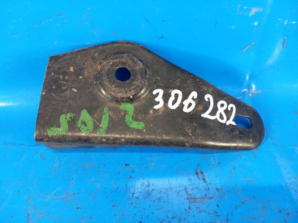 48832-06110 | Крепление стабилизатора задн. прав. TOYOTA CAMRY 40 06-11