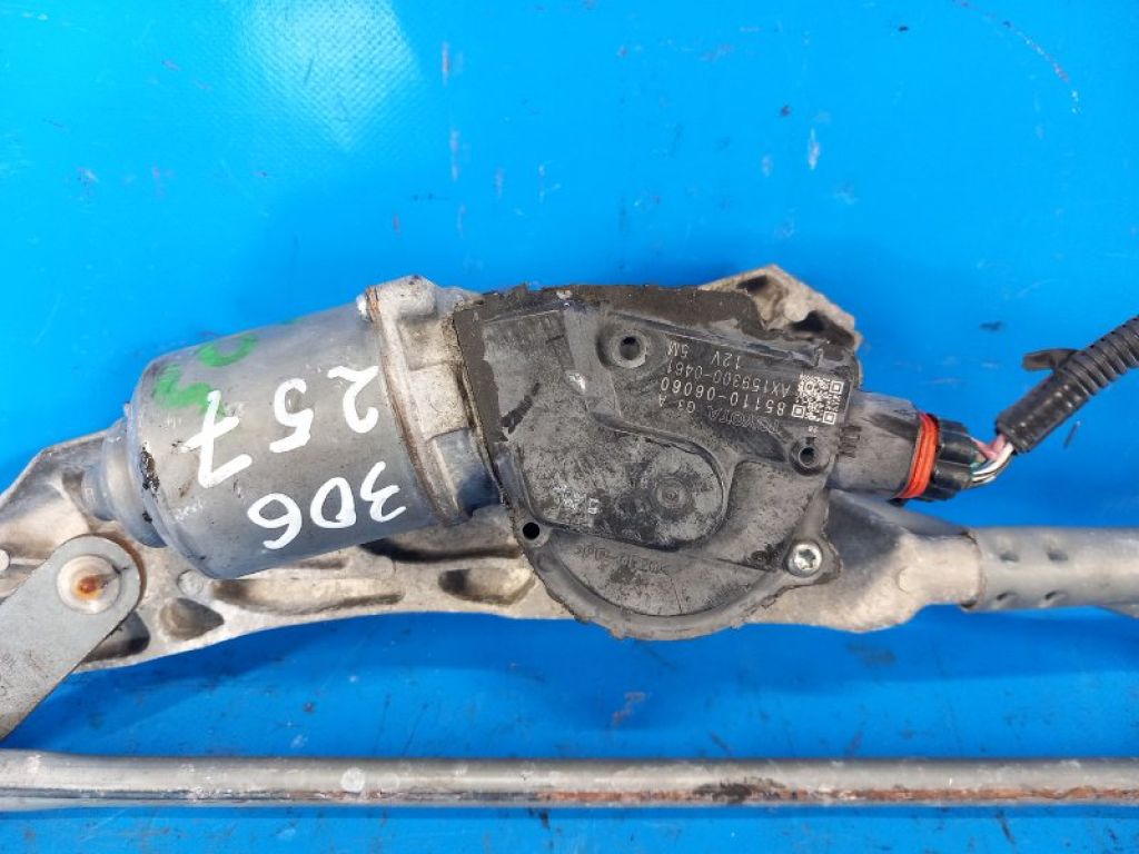 85110-06060 | Моторчик стеклоочистителя передн. TOYOTA CAMRY 40 06-11