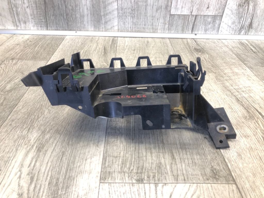 HG9Z-14A301-A | Кронштейн блока предохранителей LINCOLN MKZ 13-20