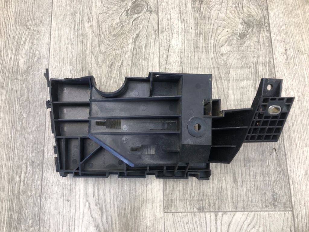 HG9Z-14A301-A | Кронштейн блока предохранителей LINCOLN MKZ 13-20 - Фото 2