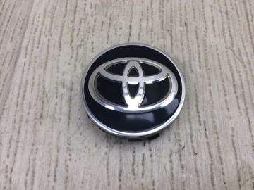 Заглушка колісного диска TOYOTA CAMRY 70 17-