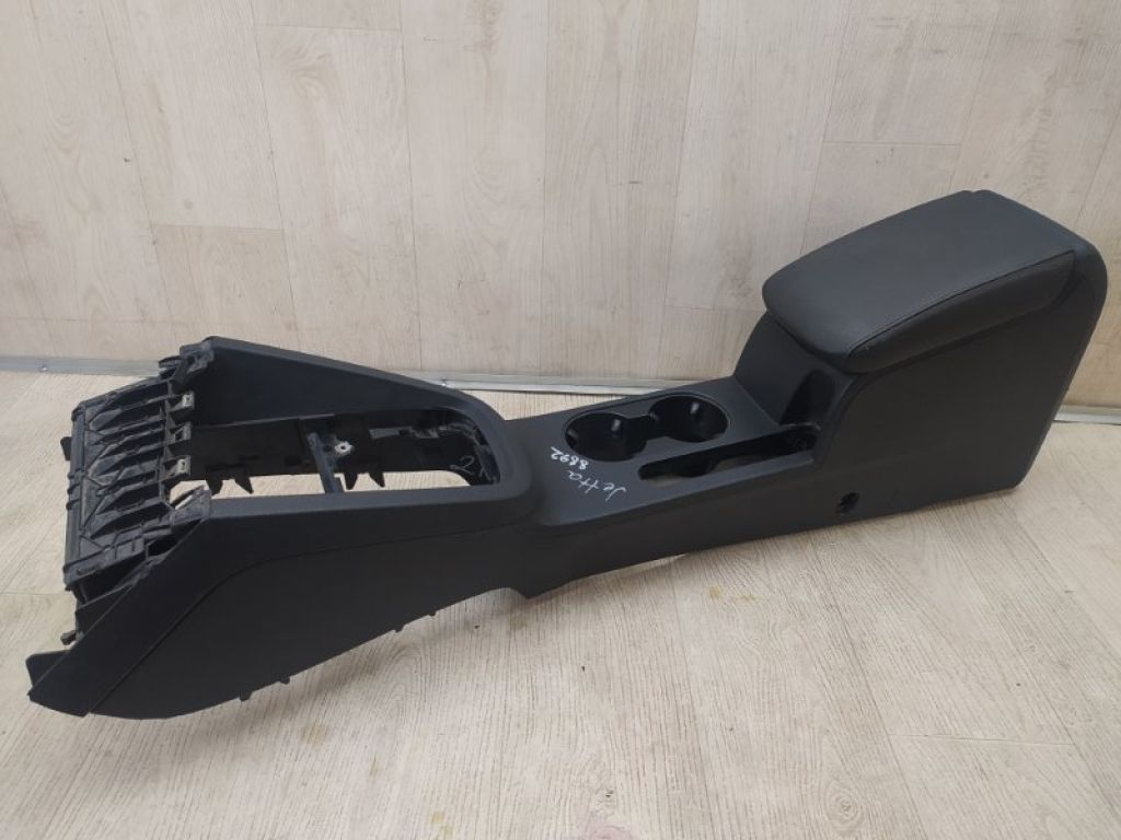 5C7 863 241 D 82V | Консоль центральная VOLKSWAGEN JETTA USA 10-17