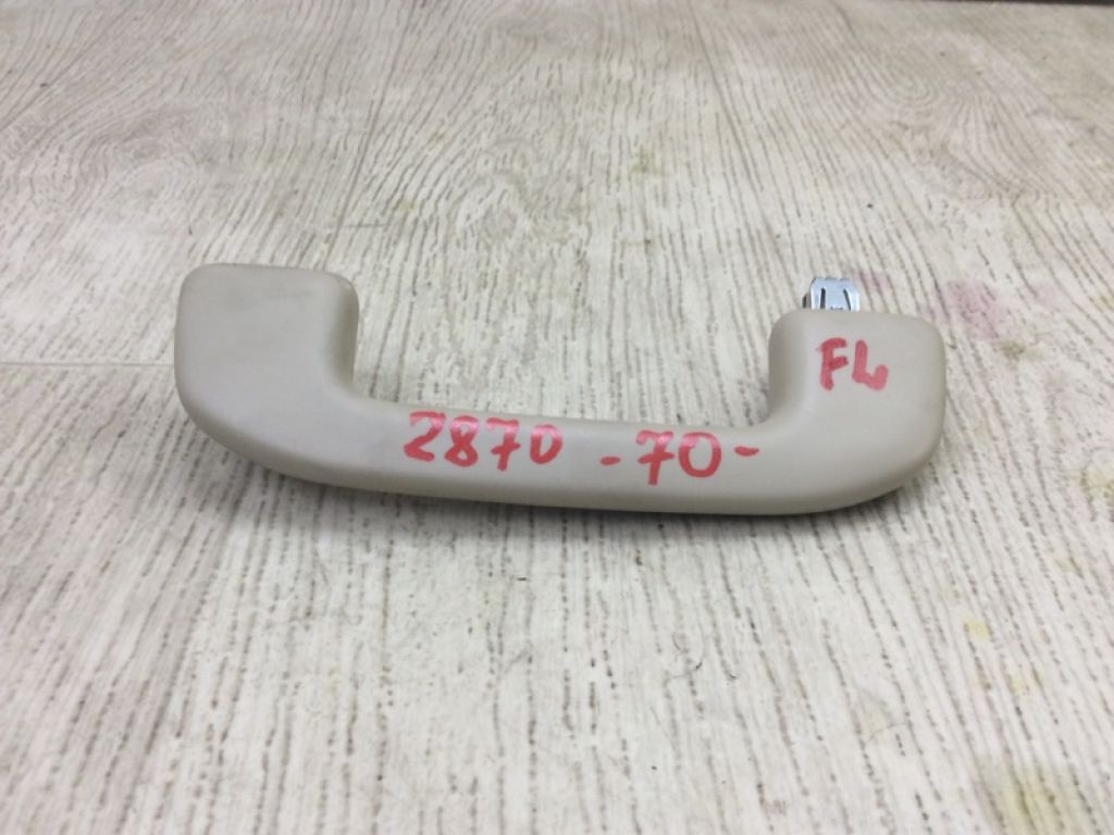7461006120E0 | Ручка потолка передн. лев. TOYOTA CAMRY 70 17-