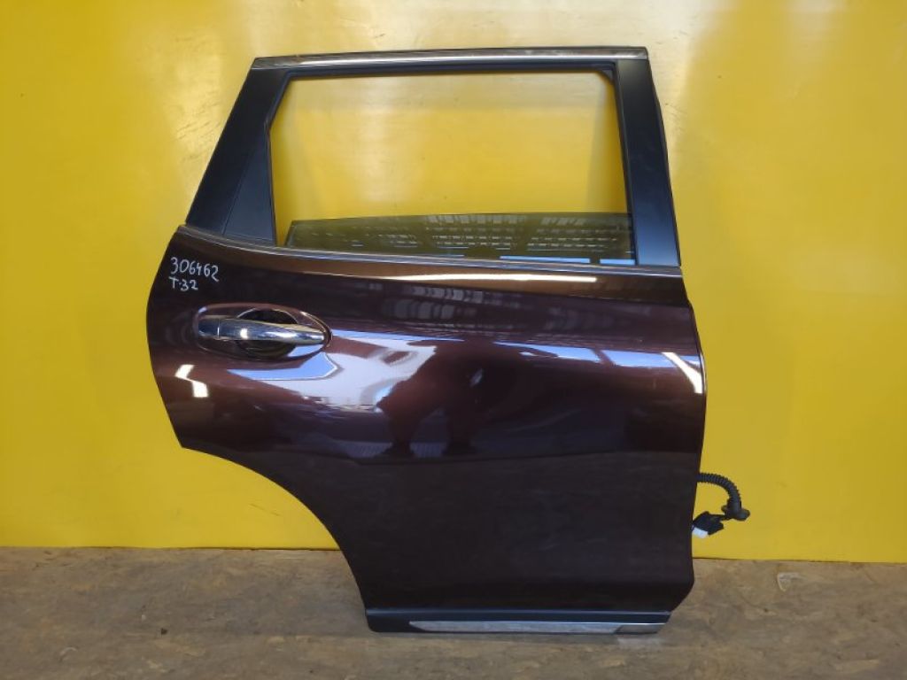 82100-4BA0A | Двері задн. прав. NISSAN X-TRAIL/ROGUE T32 13-20