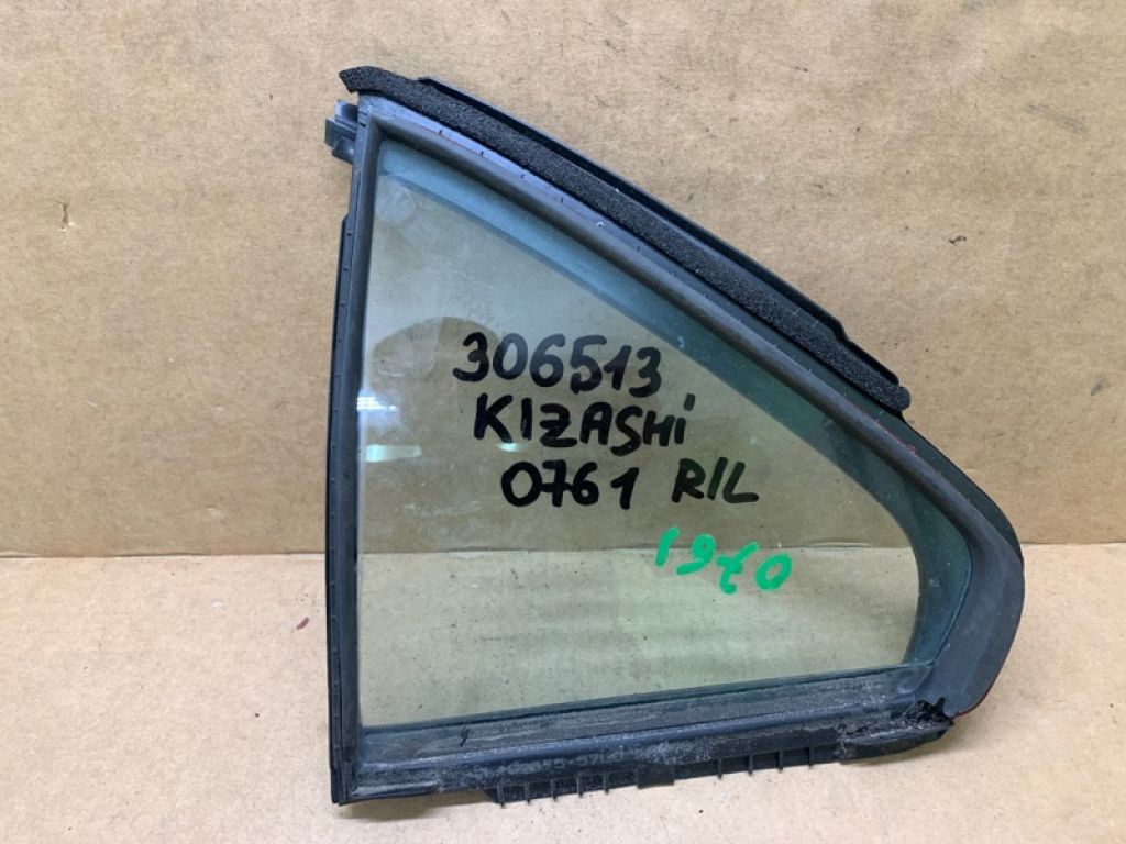 84556-57L00 | Скло дверей глухе задн. лів. SUZUKI KIZASHI 09-14