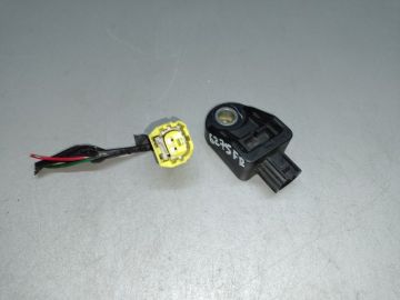 Датчик удара передн. прав. TOYOTA MATRIX 02-08