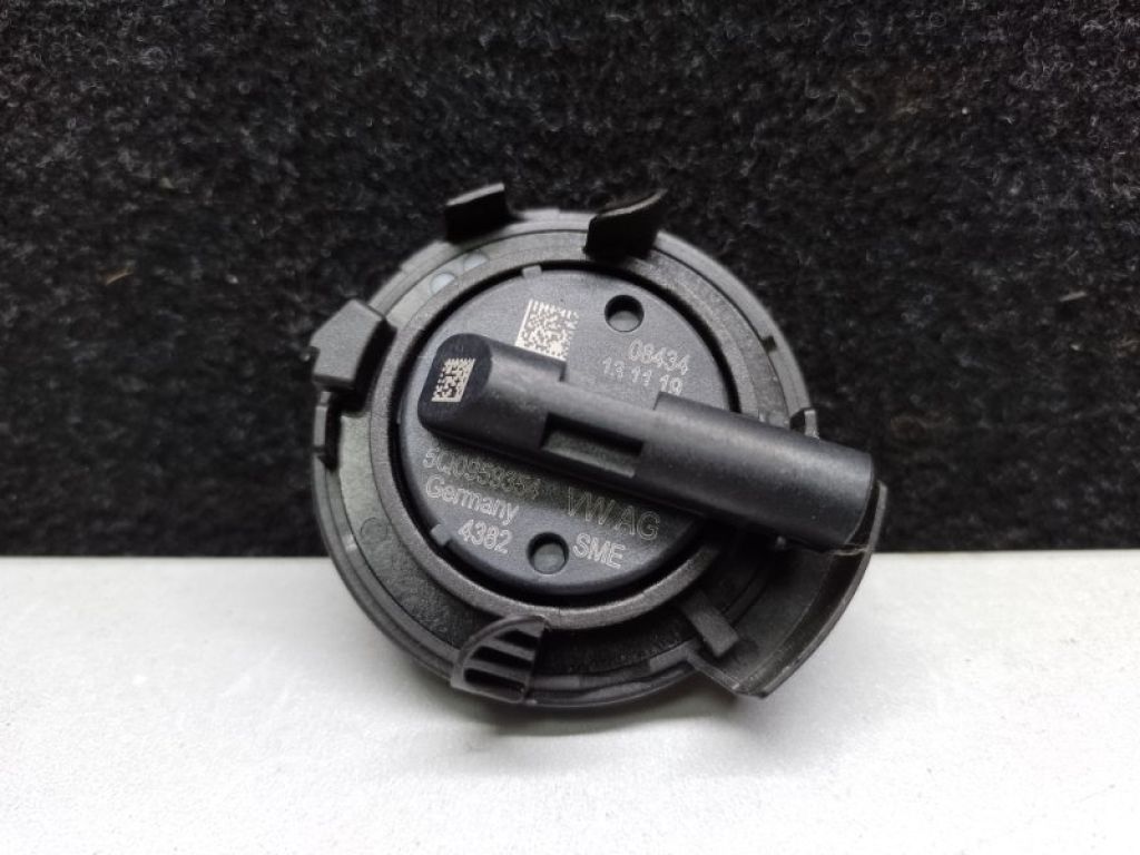 5Q0 959 354 | Датчик удара передн. лев. VOLKSWAGEN JETTA USA 18-