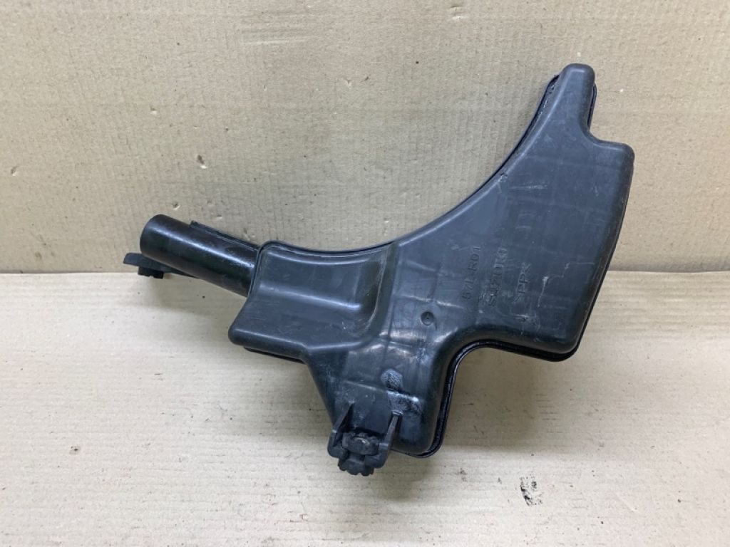 13761-57L00 | Резонатор воздушного фильтра SUZUKI KIZASHI 09-14