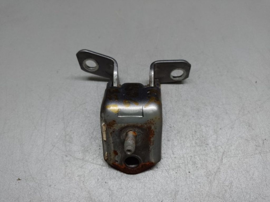 D461-72-210A | Петля двері верхня задн. прав. MAZDA 3 BL 09-13