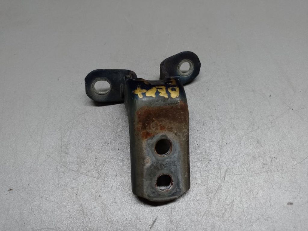 68720-02020 | Петля двери верхняя передн. лев. TOYOTA MATRIX 02-08