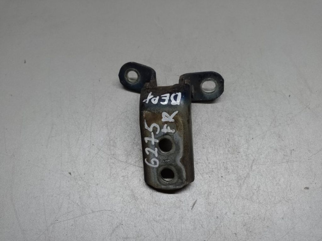 68710-02020 | Петля двери верхняя передн. прав. TOYOTA MATRIX 02-08