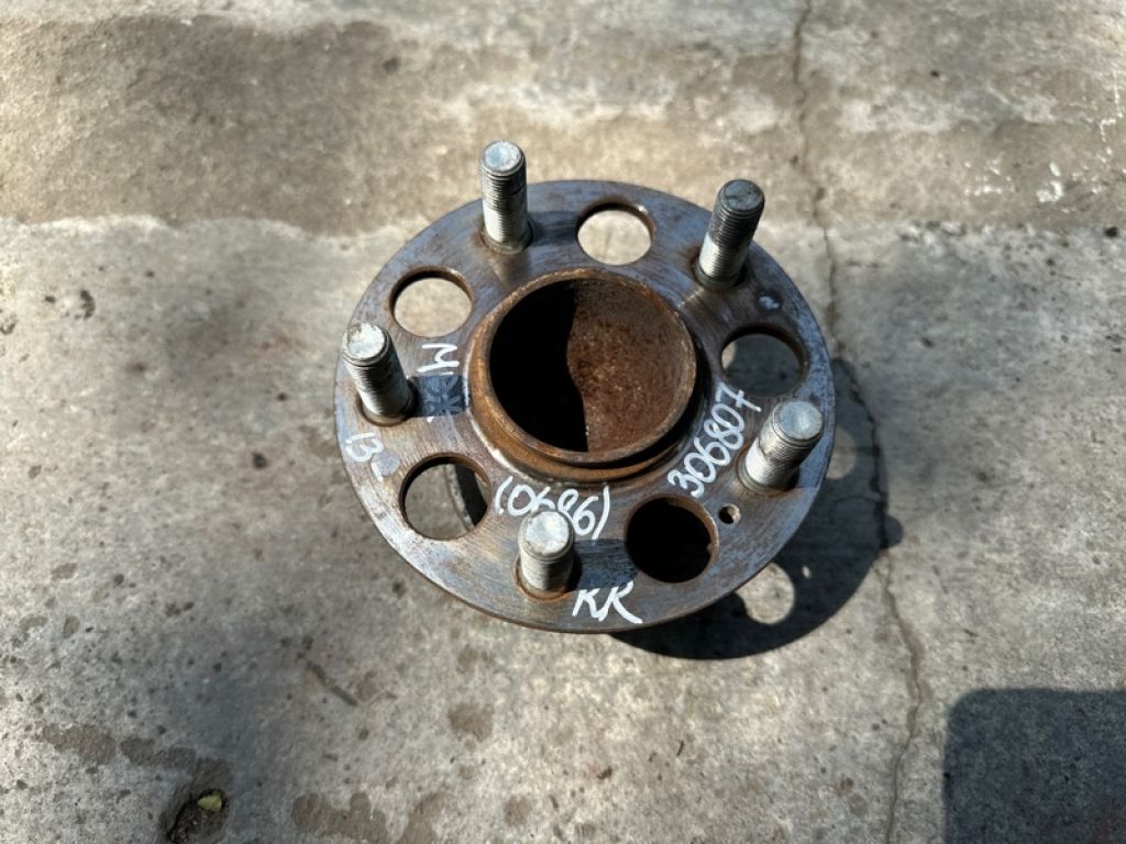 42200-TG8-A01 | Маточина колеса задн. ACURA MDX (YD3) 13-21