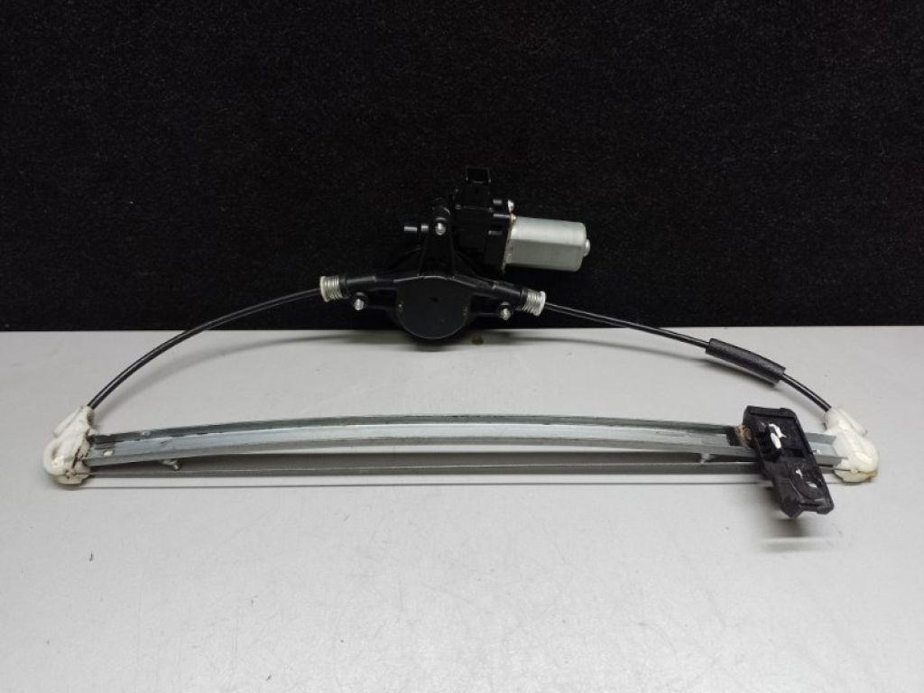 BBM4-73-590 | Стеклоподъемник задн. лев. MAZDA 3 BL 09-13