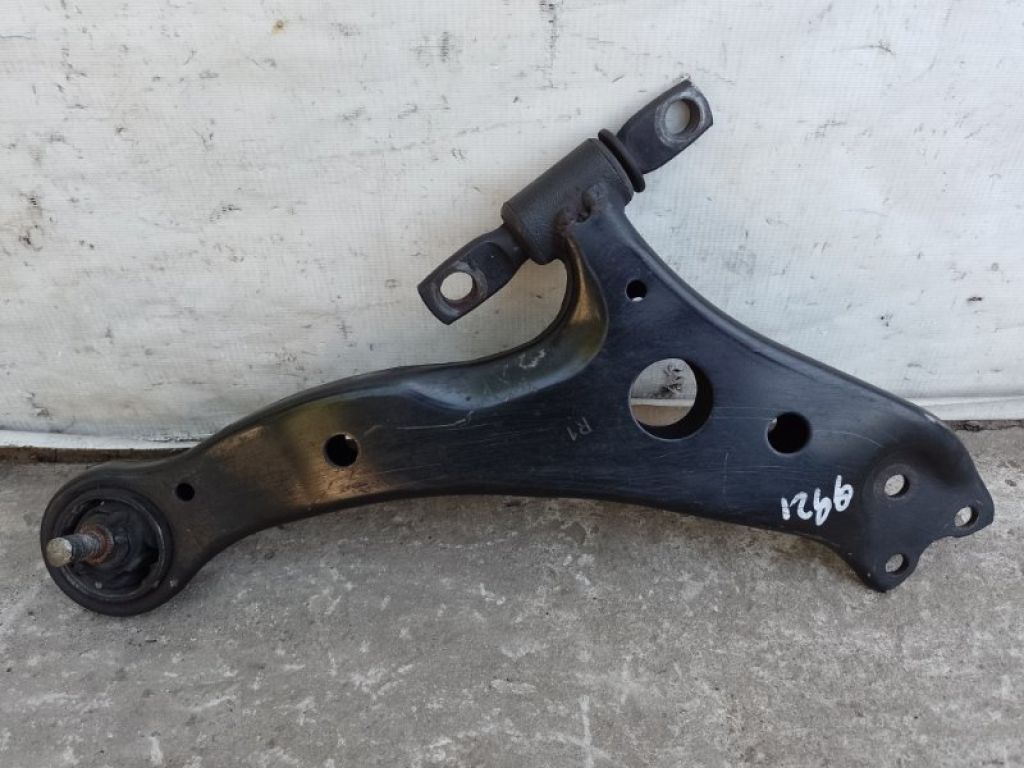 48068-06150 | Рычаг передней подвески нижний прав. TOYOTA CAMRY 40 06-11
