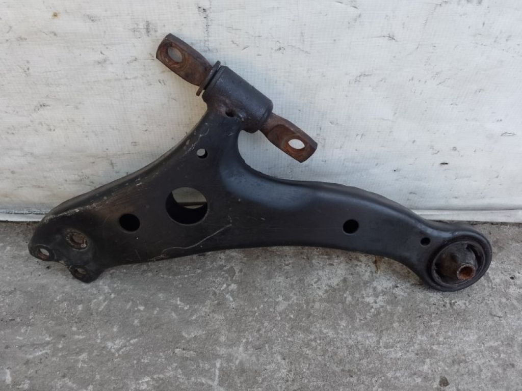 48069-06150 | Рычаг передней подвески нижний лев. TOYOTA CAMRY 40 06-11