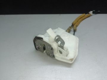 Замок двері задн. прав. MAZDA 3 BL 09-13
