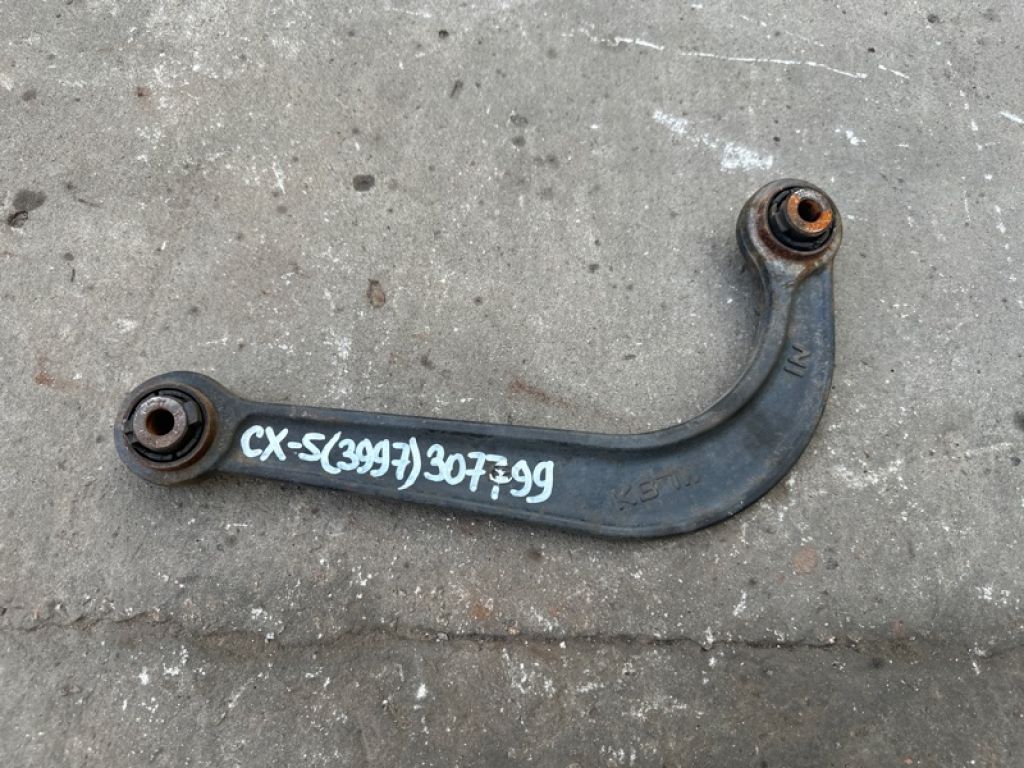 KB7W-28-C10 | Рычаг задней подвески поперечный верхний MAZDA CX-5 (KF) 16-21