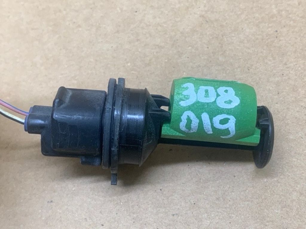 85397-AA010 | Датчик уровня бачка омывателя TOYOTA CAMRY 30 02-06 - Фото 2