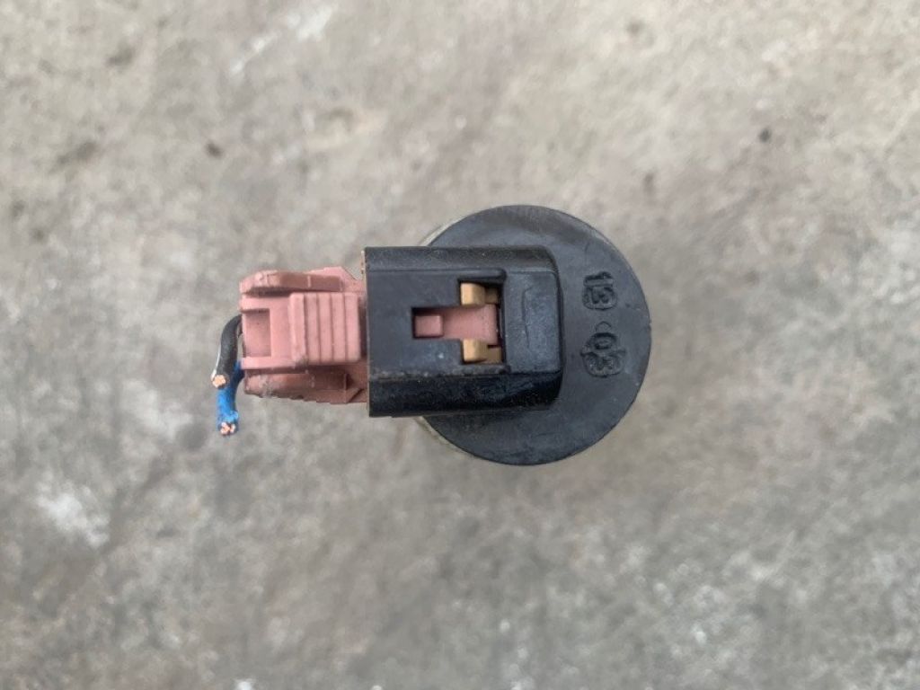Датчик уровня бачка омывателя NISSAN SENTRA B17 12-21 - Фото 2