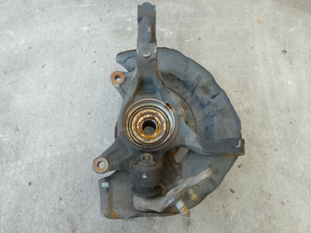 43211-AA010 | Кулак поворотний передн. прав. TOYOTA CAMRY 40 06-11