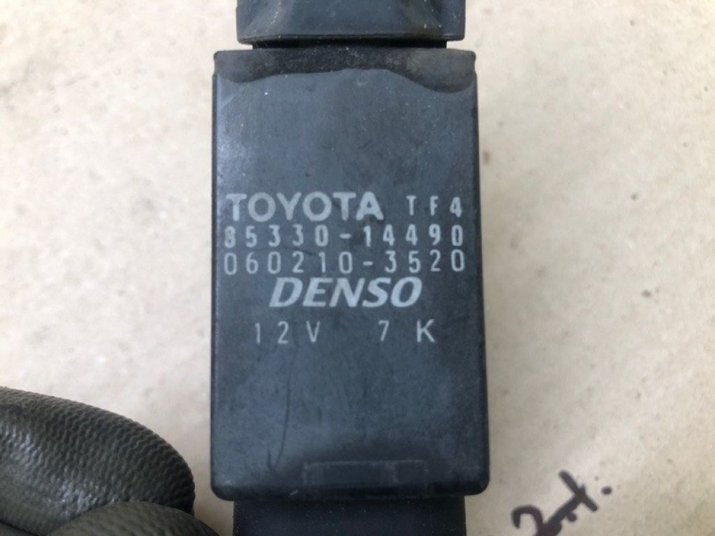 85330-20470 | Насос омывателя стекла LEXUS RX300 98-03 - Фото 2