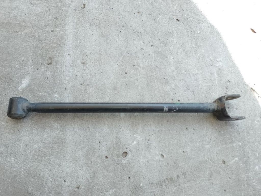 48710-06110 | Рычаг задней подвески поперечный TOYOTA CAMRY 40 06-11