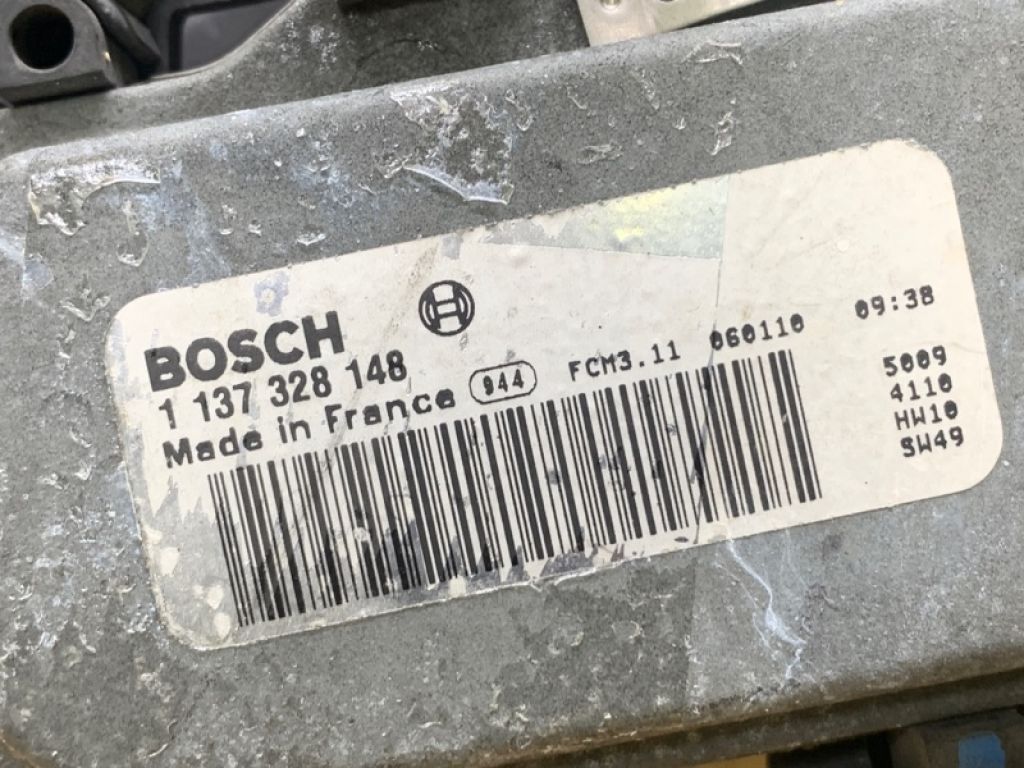Z602-15-025D | Дифузор вентилятора основного радіатора MAZDA 3 BK 03-08 - Фото 3