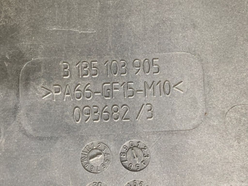 Z602-15-025D | Дифузор вентилятора основного радіатора MAZDA 3 BK 03-08 - Фото 6