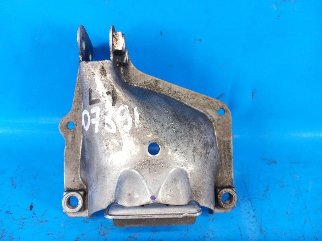 4G0399377D | Кронштейн опоры двигателя лев. AUDI A6 (C7) 11-18