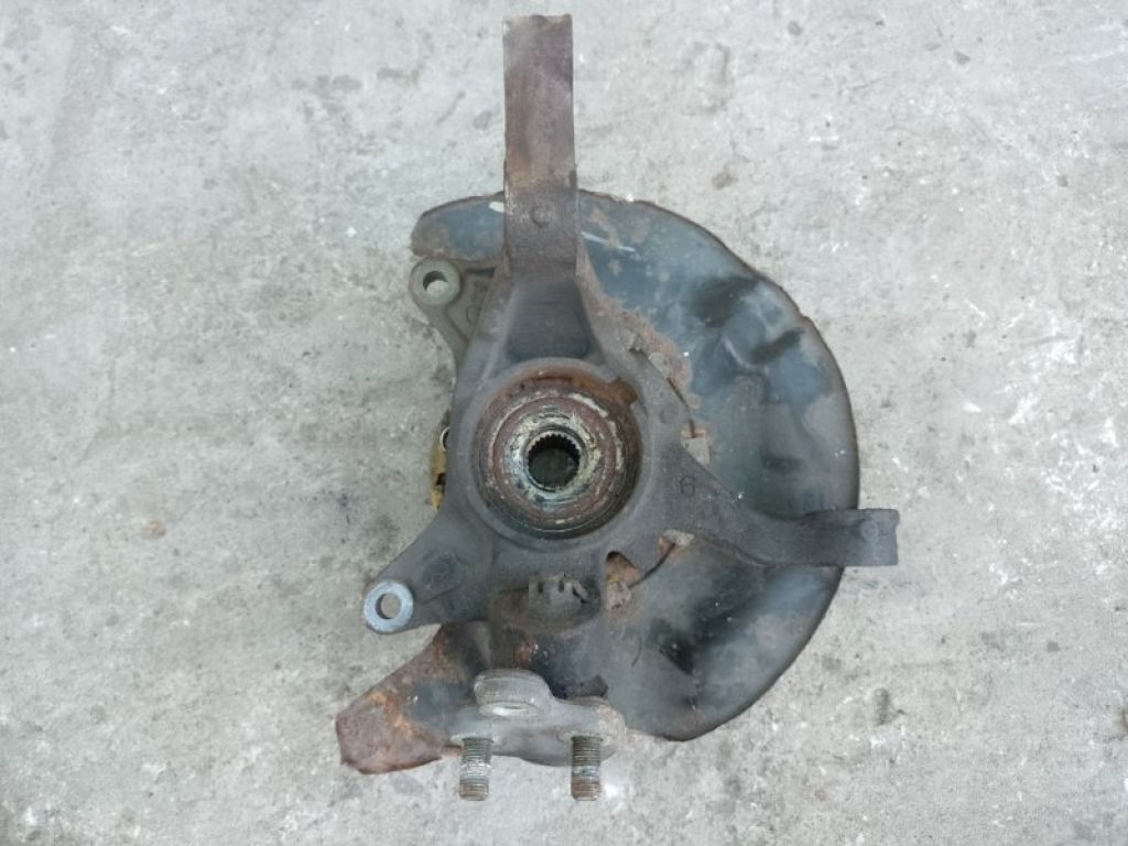 43211-06120 | Кулак поворотний передн. прав. TOYOTA CAMRY 30 02-06