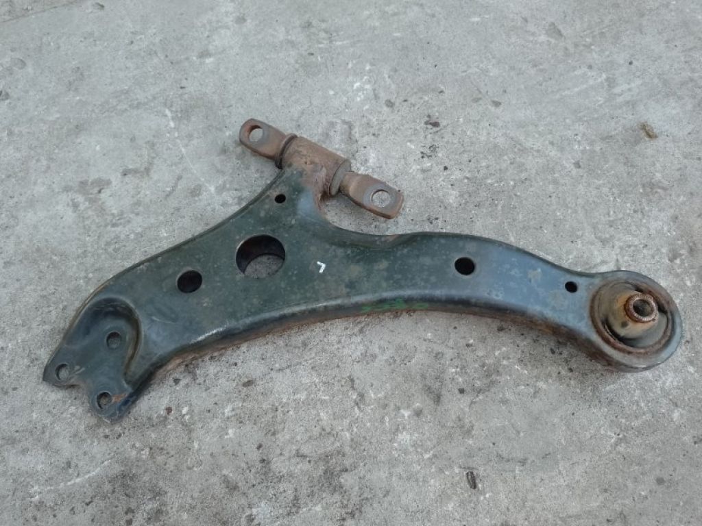 48069-06070 | Рычаг передней подвески нижний лев. TOYOTA CAMRY 30 02-06