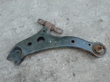 Рычаг передней подвески нижний лев. TOYOTA CAMRY 30 02-06