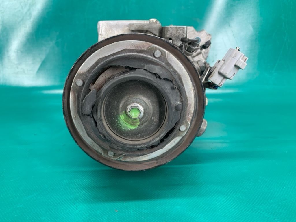 88320-0E110 | Компресор кондиціонера TOYOTA SIENNA 11-16 - Фото 3