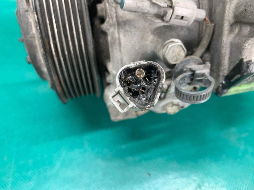 88320-0E110 | Компресор кондиціонера TOYOTA SIENNA 11-16 - Фото 5