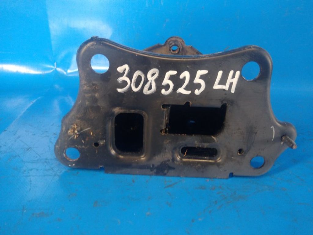 5710853011 | Кронштейн підсилювача переднього бампера лів. LEXUS IS250/350 05-13 - Фото 4