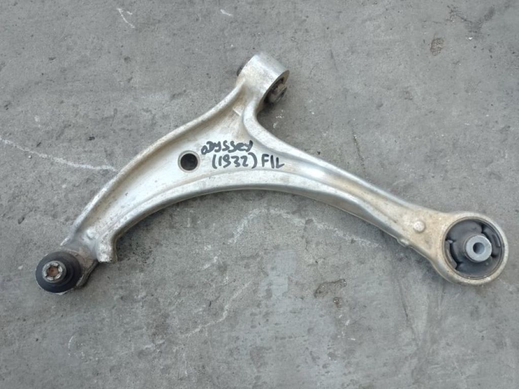 51360-SHJ-A03 | Рычаг передней подвески нижний лев. HONDA ODYSSEY 05-10