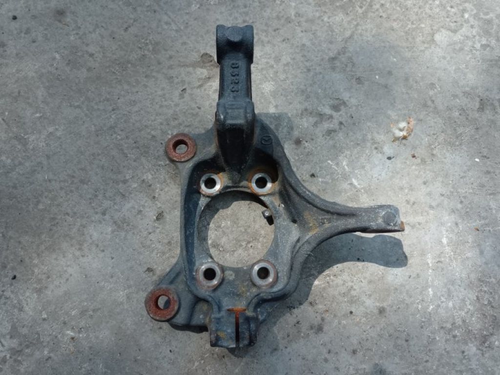 BJS7-33-021 | Кулак поворотний передн. прав. MAZDA 3 BM 13-19