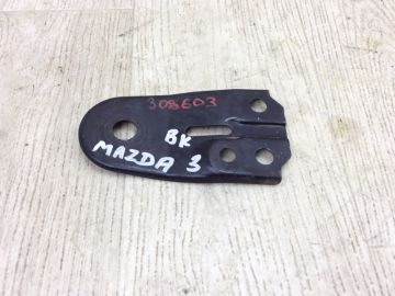 Кронштейн передн. лев. MAZDA 3 BK 03-08
